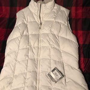 Brand new Eddie Bauer puffy vest